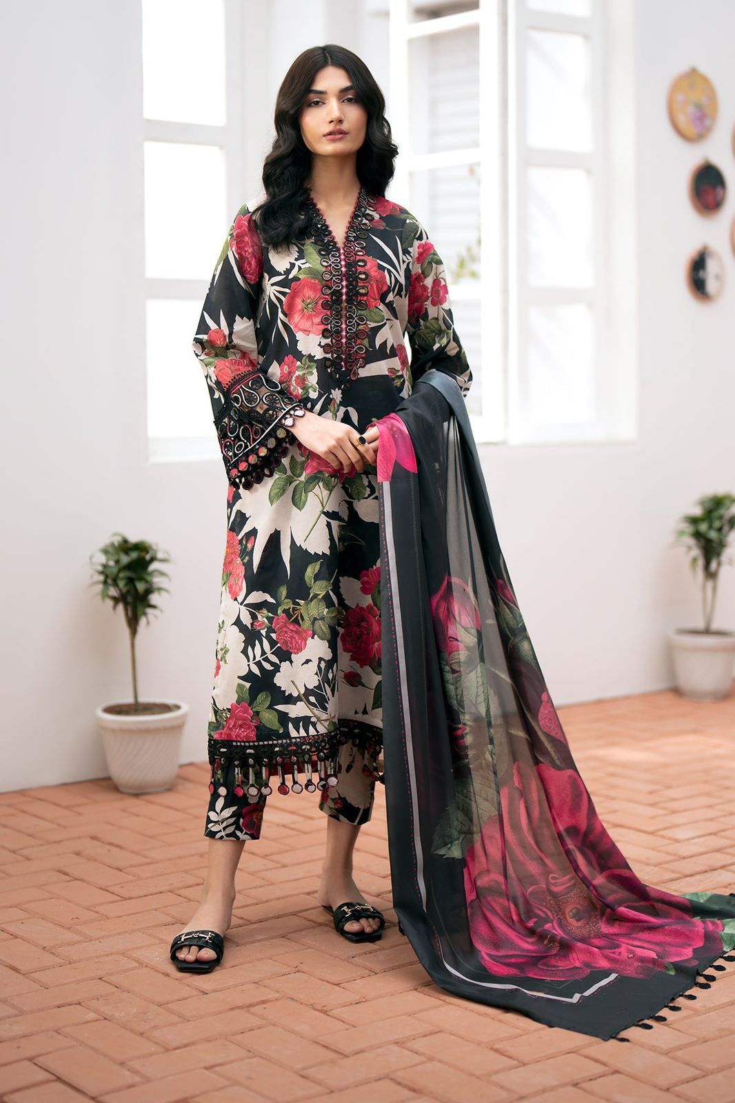 💕 Baroque Karandi Collection 2025 – Bana Dori Original 3PC Digital Printed Suit 💕