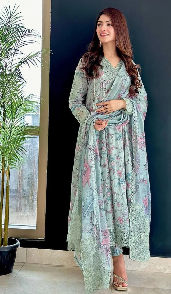 Iznik Premium Lawn 3PC Suit