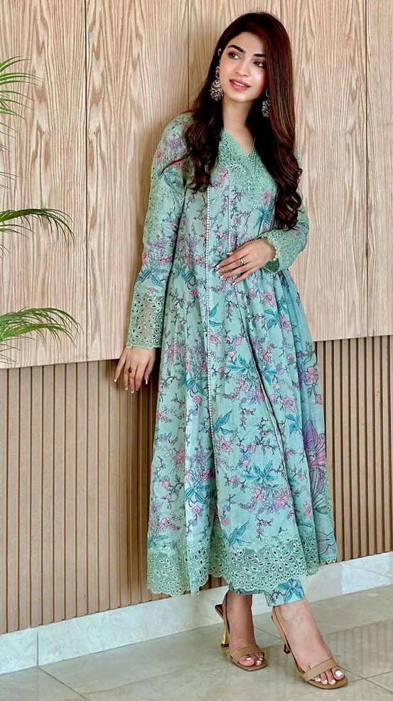 Iznik Premium Lawn 3PC Suit