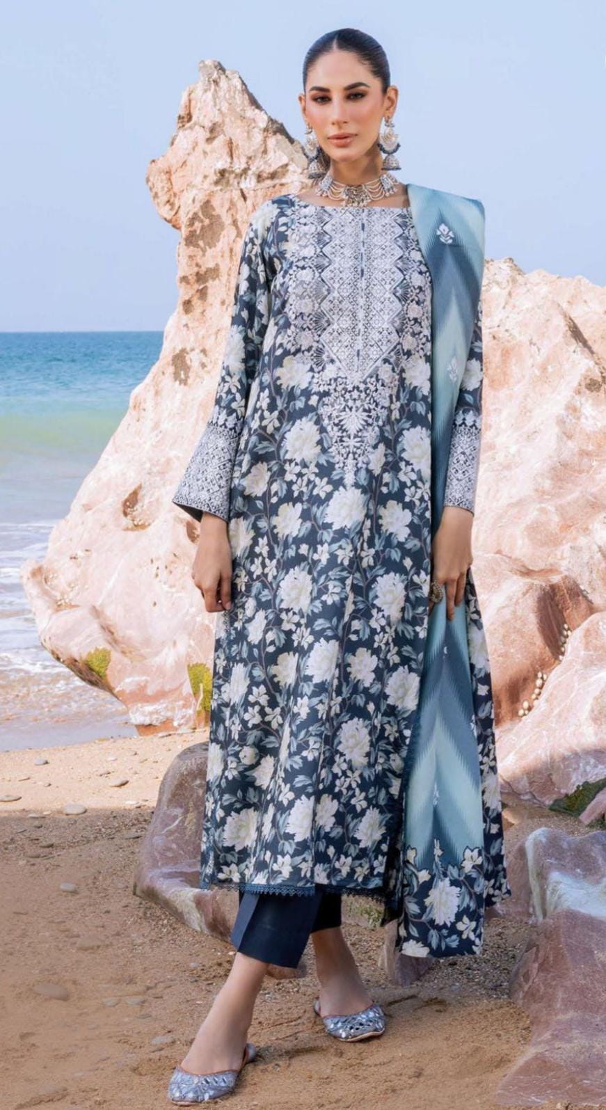 Baroque Airjet Lawn 3PC Embroidered Suit